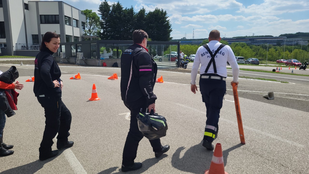 ingyenes-Vezetestechnikai-Trening-a-Hungaroring-Driving-Centerben-19.jpg