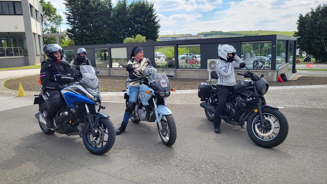ingyenes-Vezetestechnikai-Trening-a-Hungaroring-Driving-Centerben-23.jpg