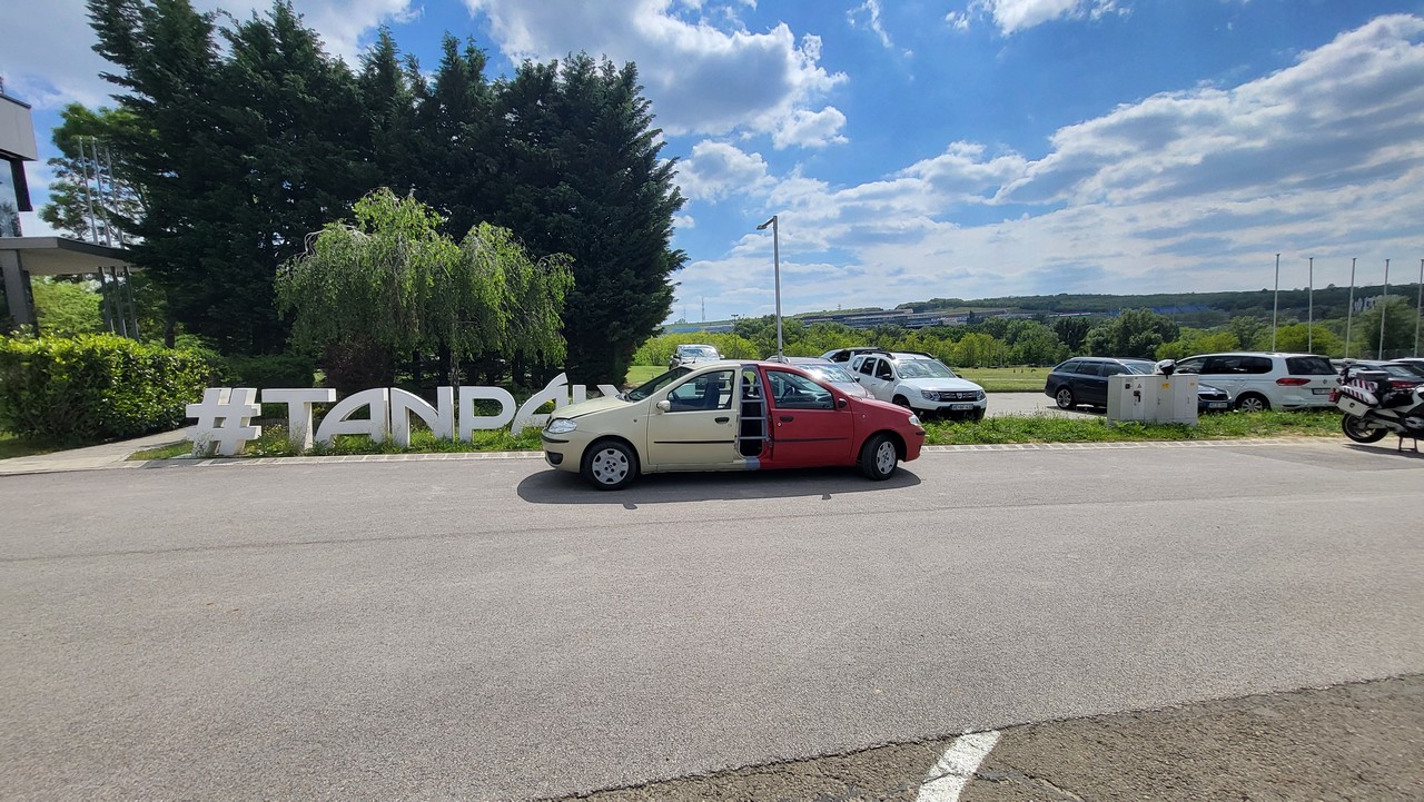 ingyenes-Vezetestechnikai-Trening-a-Hungaroring-Driving-Centerben-25.jpg
