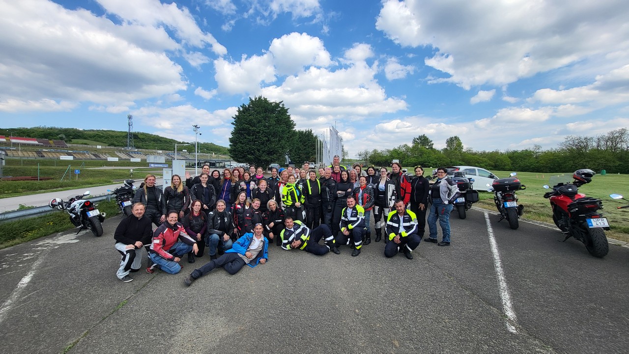 ingyenes-Vezetestechnikai-Trening-a-Hungaroring-Driving-Centerben-29.jpg