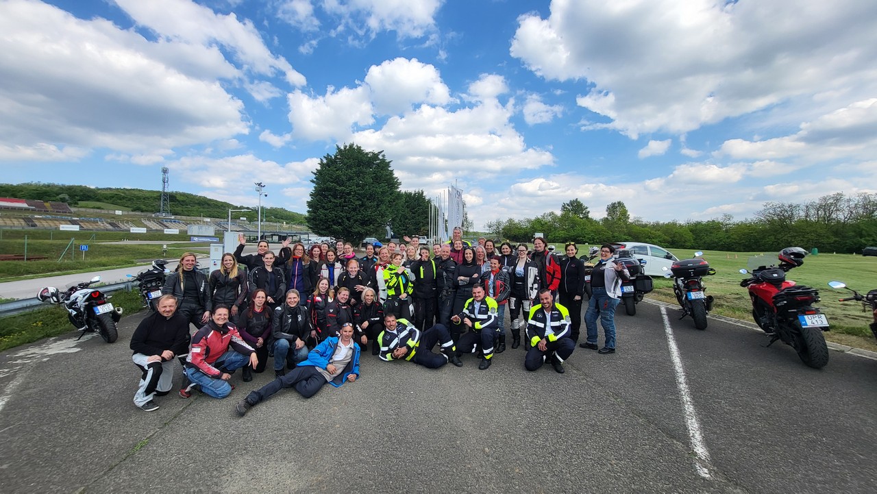 ingyenes-Vezetestechnikai-Trening-a-Hungaroring-Driving-Centerben-34.jpg