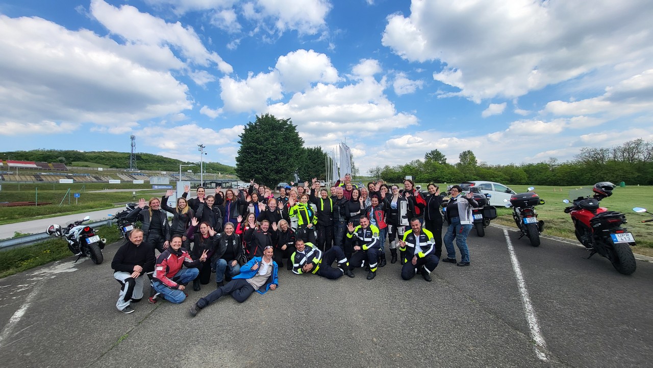 ingyenes-Vezetestechnikai-Trening-a-Hungaroring-Driving-Centerben-36.jpg