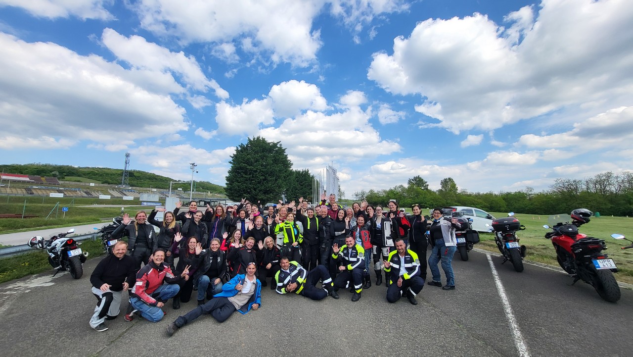 ingyenes-Vezetestechnikai-Trening-a-Hungaroring-Driving-Centerben-37.jpg