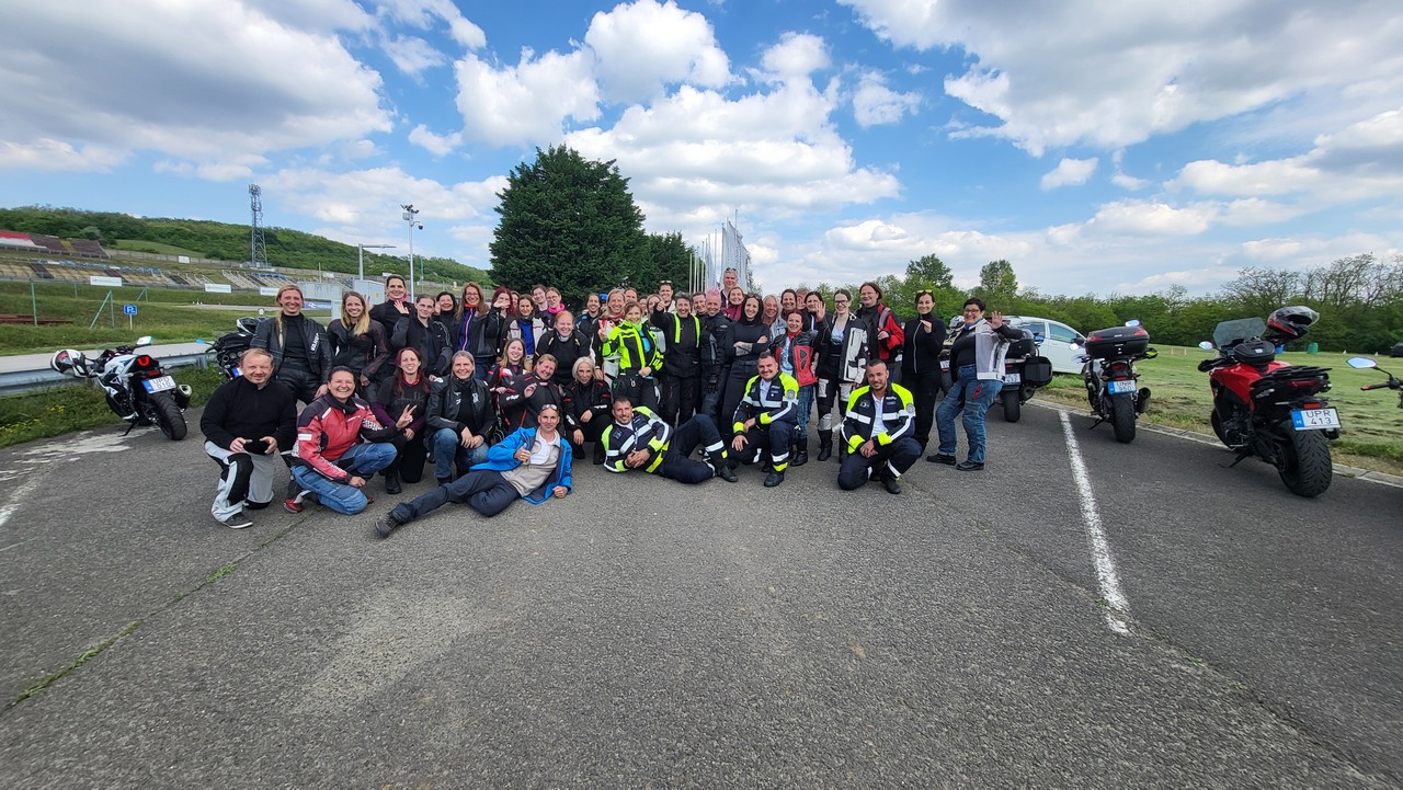 ingyenes-Vezetestechnikai-Trening-a-Hungaroring-Driving-Centerben-38.jpg