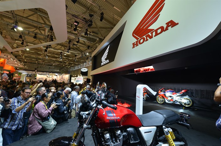 Intermot 2016 - 17YM CBR1000RR Fireblade SP/SP2 and 17YM CB1100 EX/RS