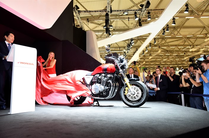 Intermot 2016 - 17YM CBR1000RR Fireblade SP/SP2 and 17YM CB1100 EX/RS