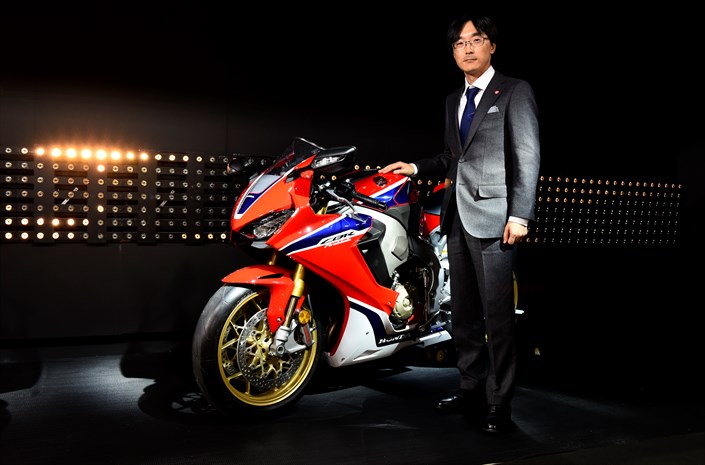 Intermot 2016 - 17YM CBR1000RR Fireblade SP/SP2 and 17YM CB1100 EX/RS