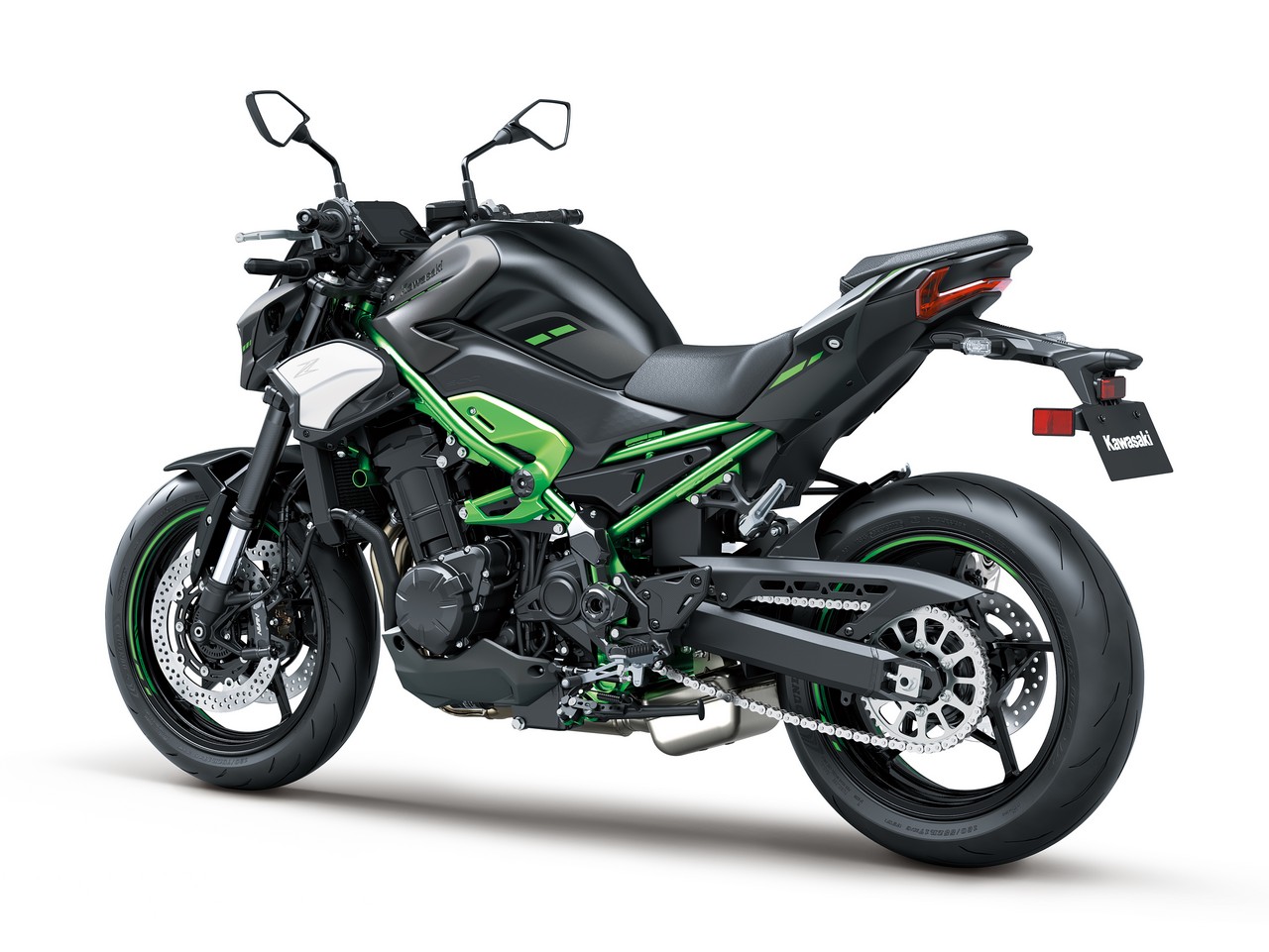 kawasaki-z900-2025-08.jpg