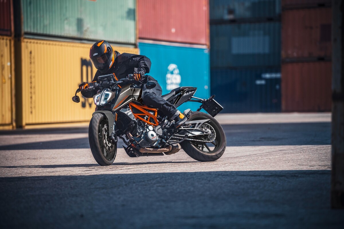 ktm-2023-street-uj-szinek-05