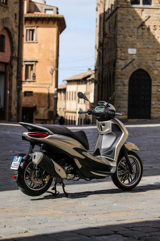 piaggio-beverly-300-2021-51