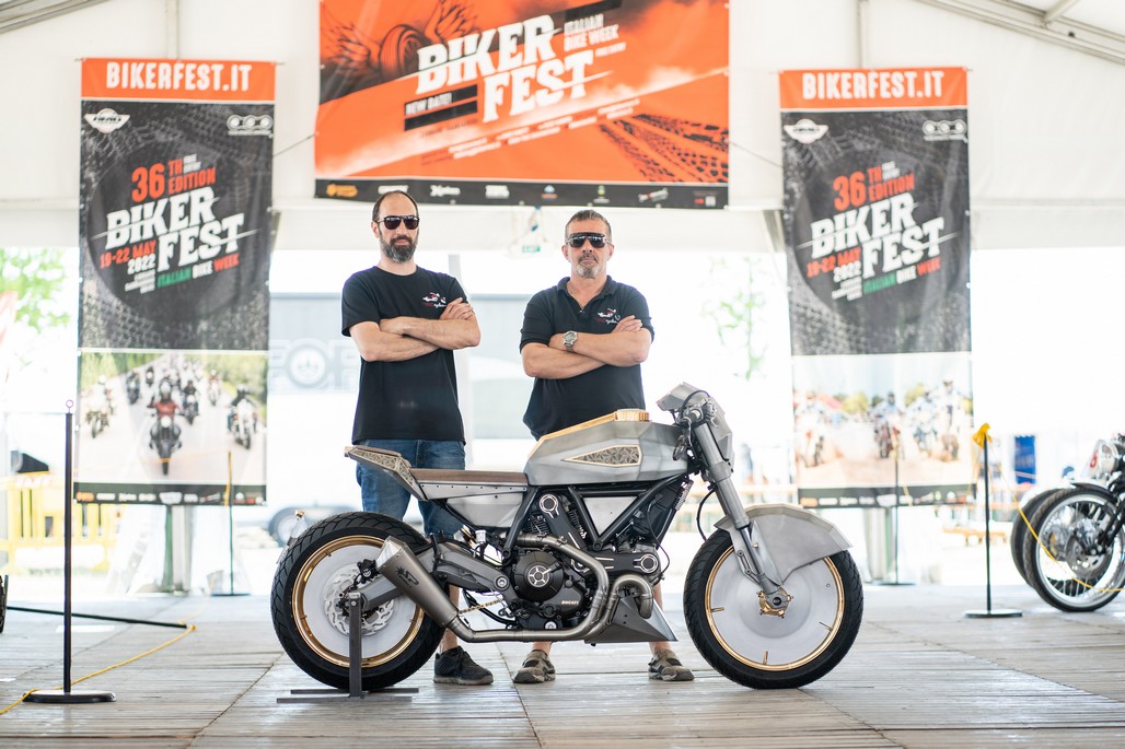 1 - DUCATI SCRAMBLER - MC CYCLES (TV)