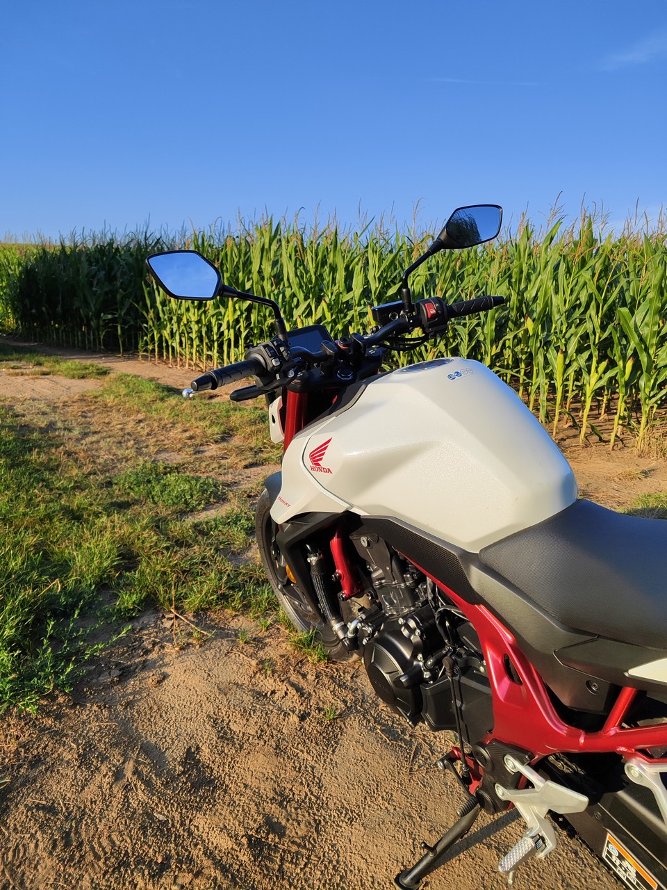 honda-cb750-hornet-2023-21