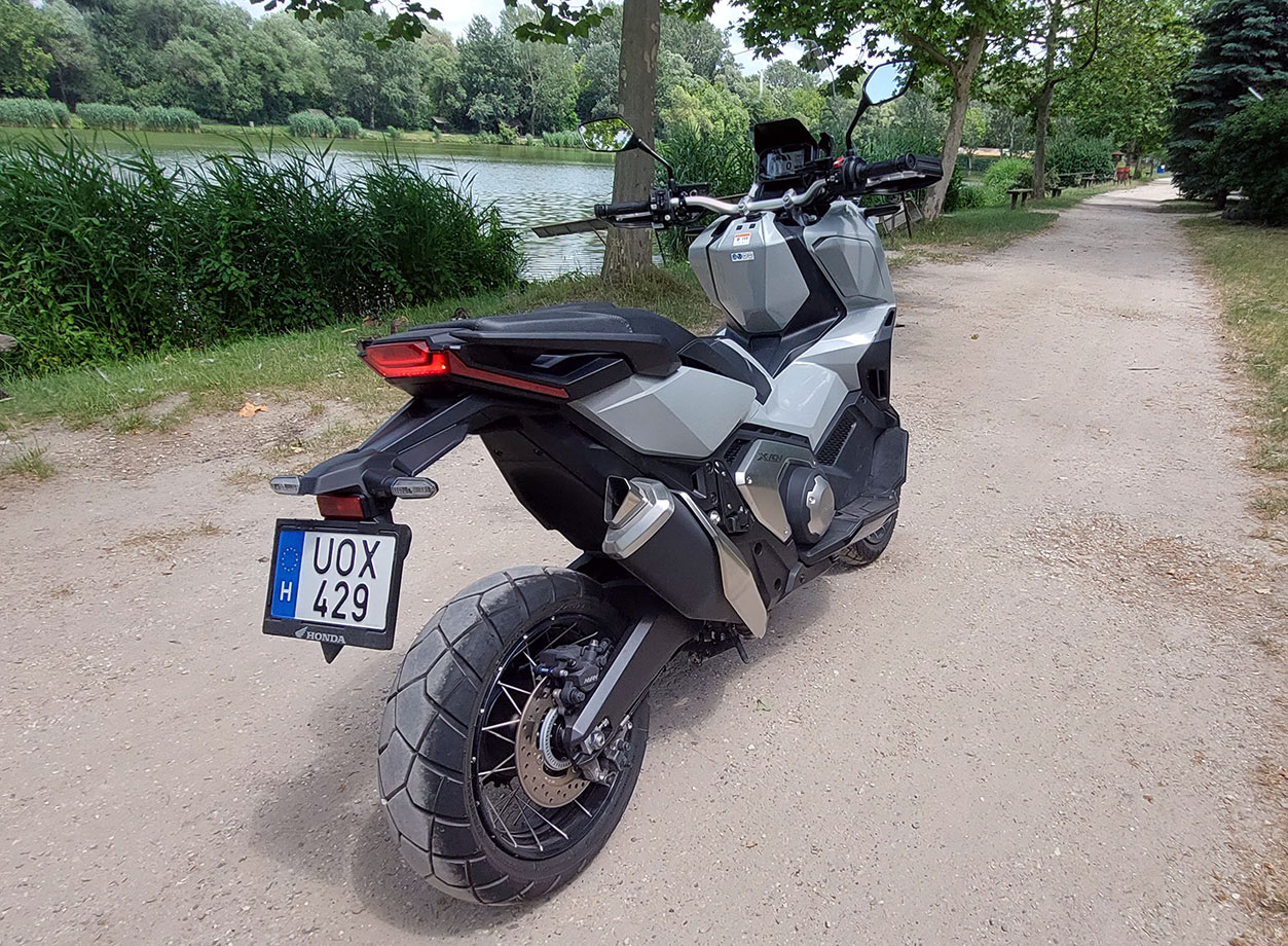 honda-x-adv-750-2021-teszt-csajokamotoron-11