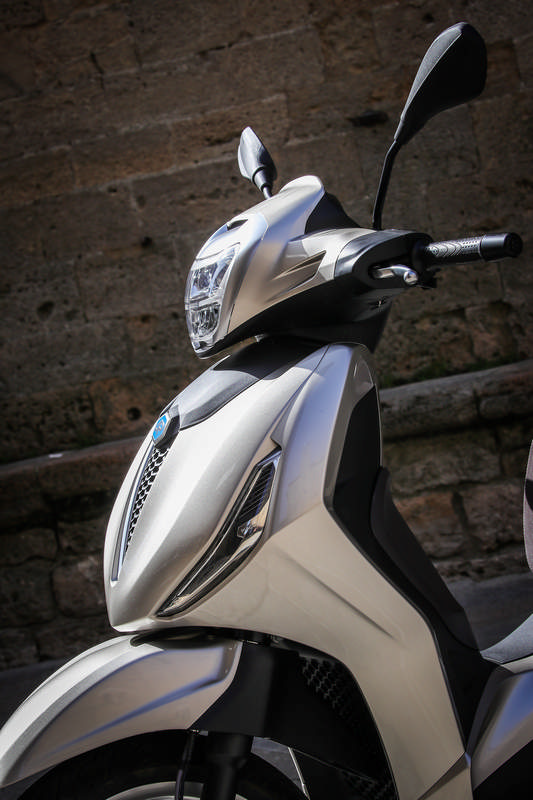 piaggio-beverly-300-2021-26