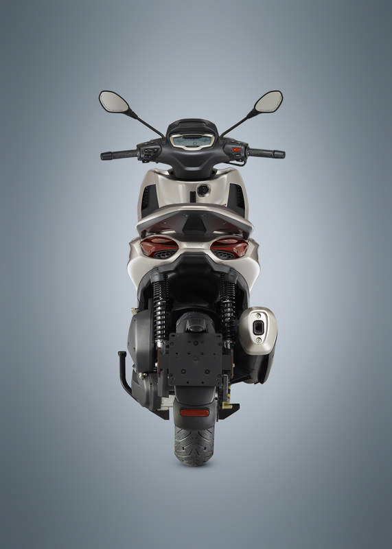 piaggio-beverly-hpe-300-2021-9