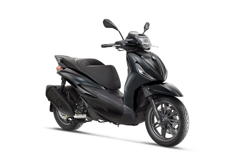 piaggio-beverly-hpe-300-S-2021-1