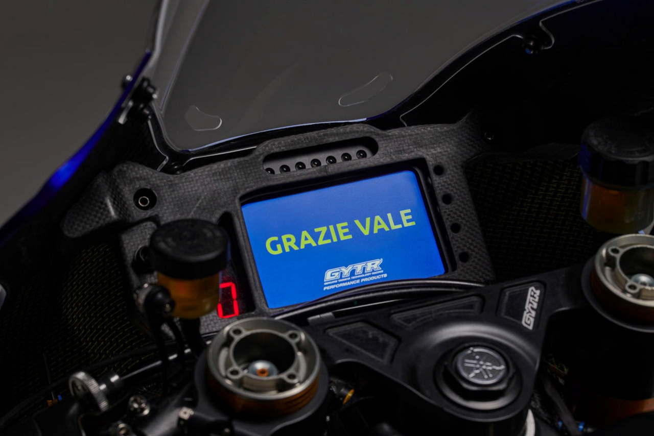 yamaha-r1-gtr-vr46-tribute-valentino-rossi-1