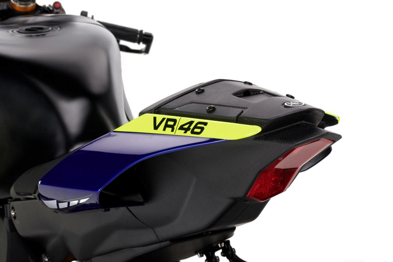 yamaha-r1-gtr-vr46-tribute-valentino-rossi-12