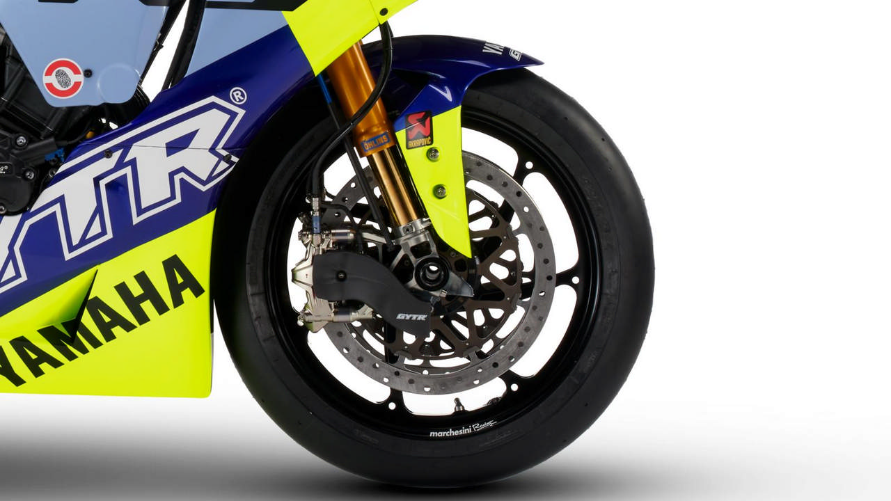 yamaha-r1-gtr-vr46-tribute-valentino-rossi-15