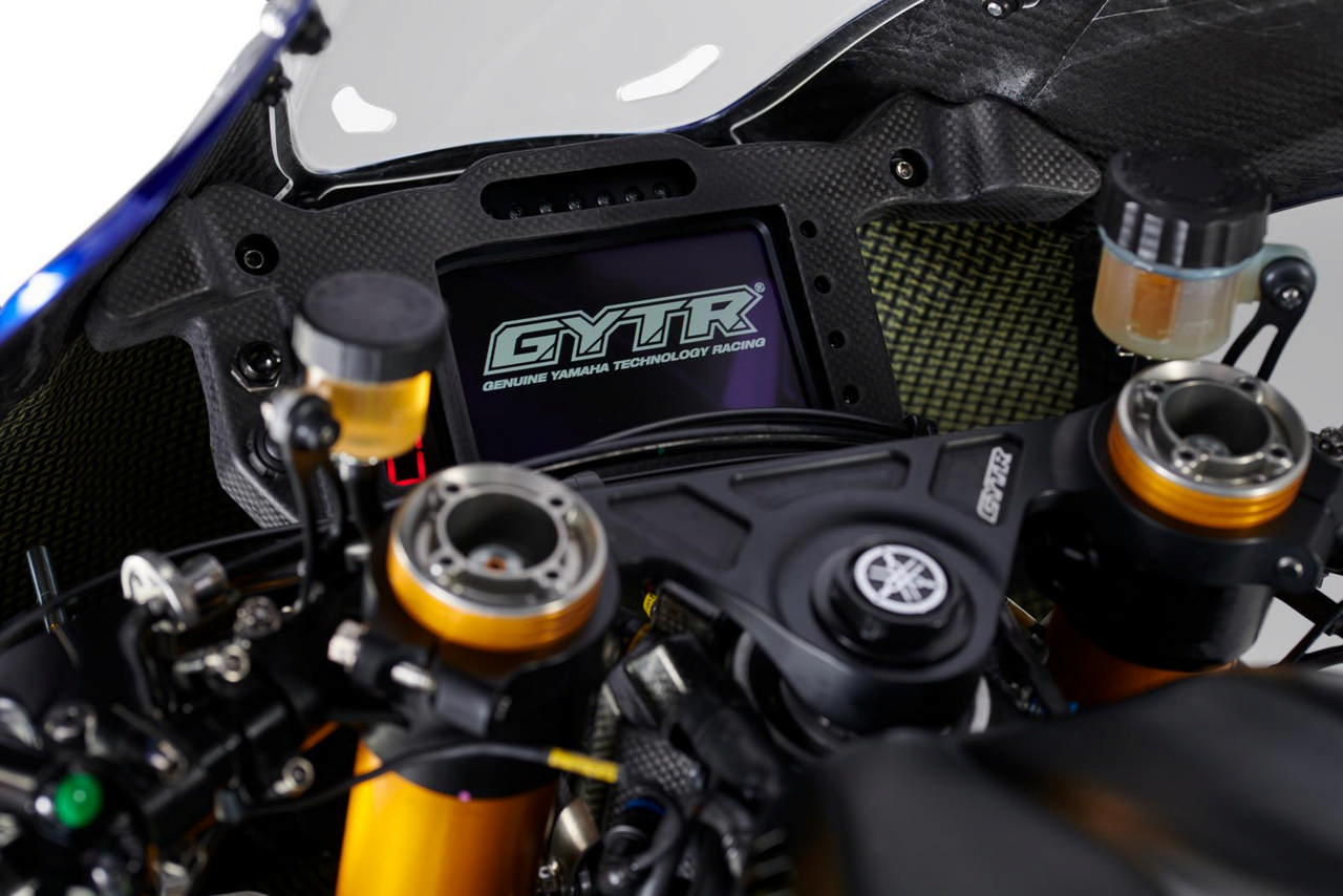 yamaha-r1-gtr-vr46-tribute-valentino-rossi-7