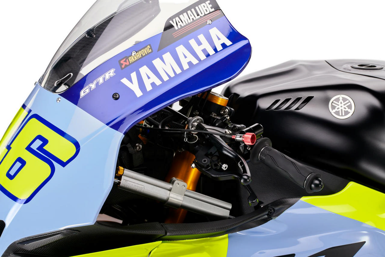 yamaha-r1-gtr-vr46-tribute-valentino-rossi-9